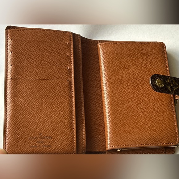 Louis Vuitton Brown Kisslock Monogram Wallet - Picture 8 of 16